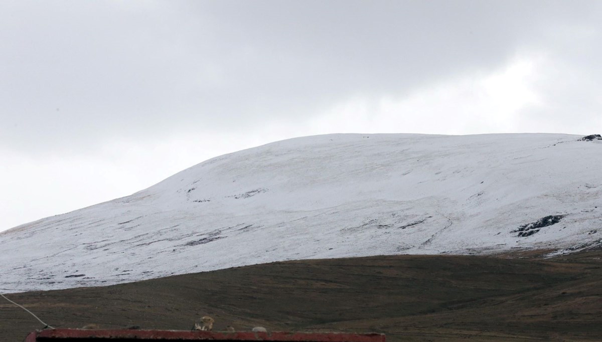 Kars'ta soğuk hava Ardahan'da kar etkili oluyor