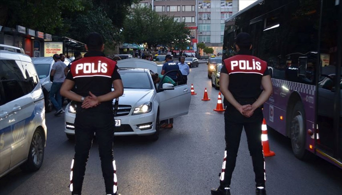 İstanbul'daki asayiş uygulamasında aranan 631 zanlı yakalandı