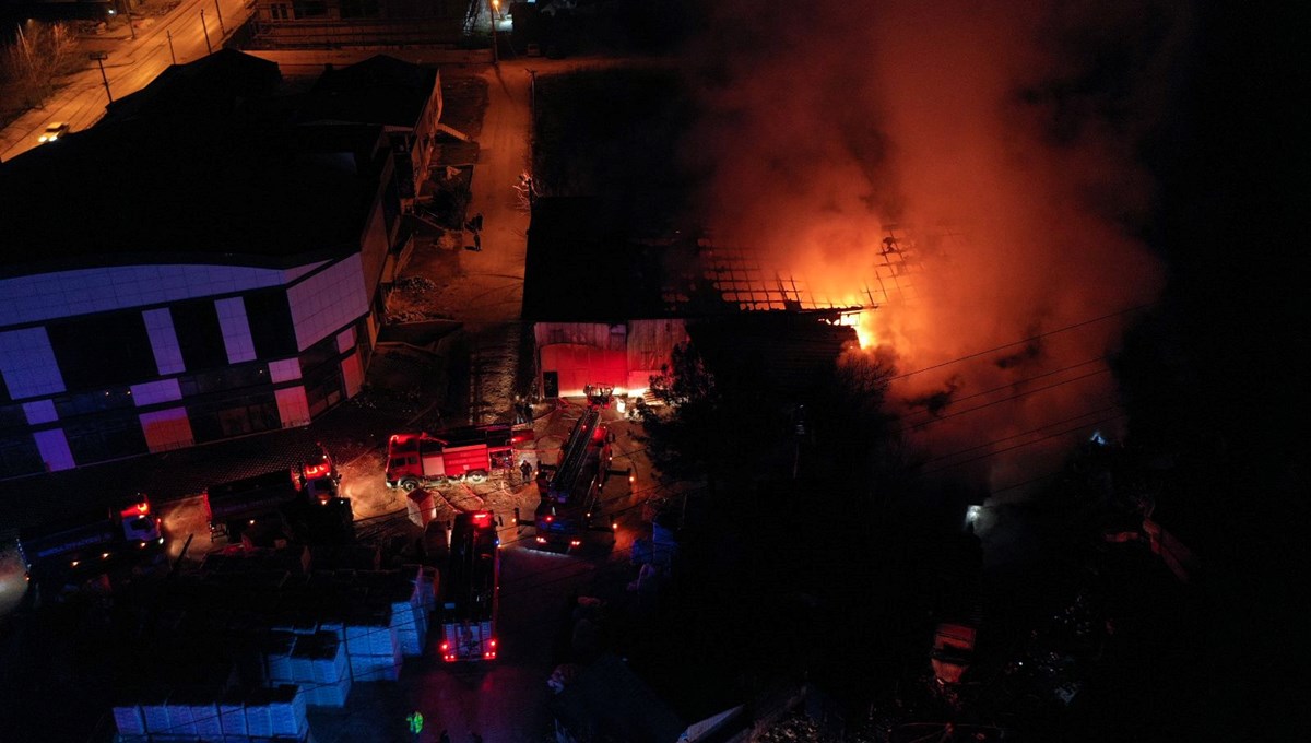 Bursa'da geri dönüşüm tesisinde yangın