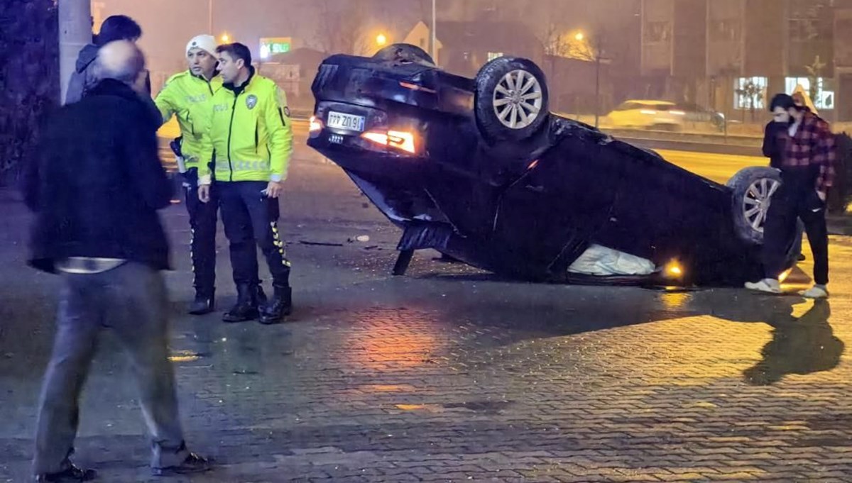 Babasından izinsiz aldığı aracı hurdaya çevirdi: 3 yaralı