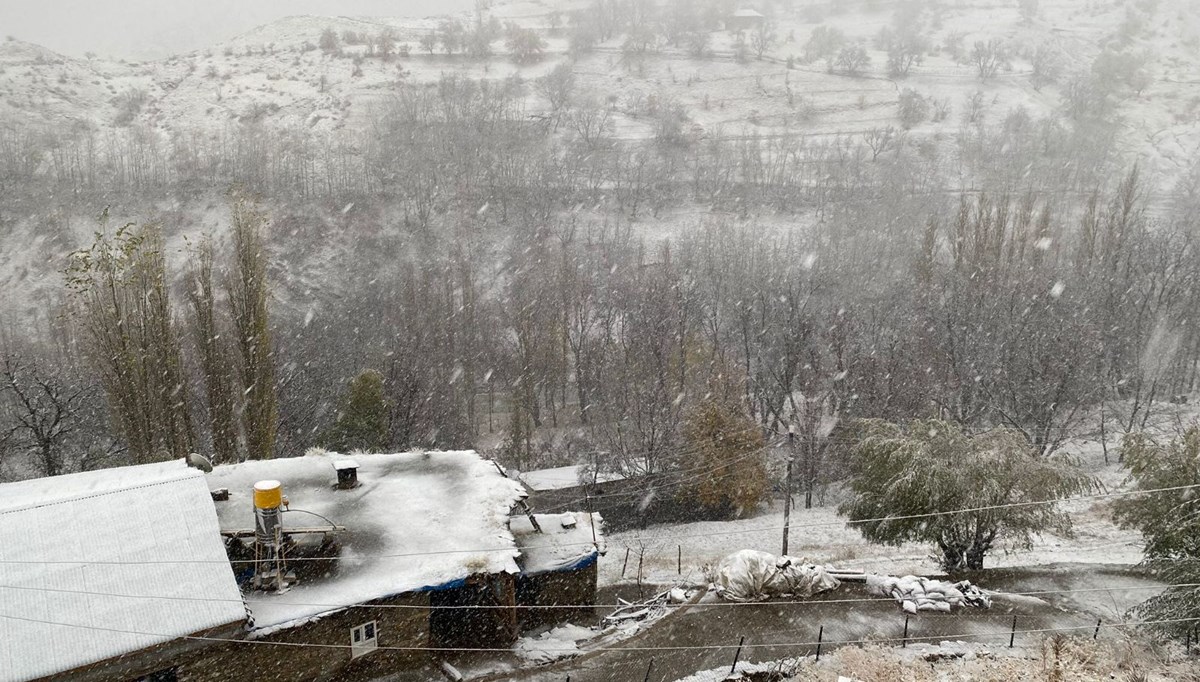 Meteoroloji uyarmıştı: Bahçesaray'da kar kalınlığı 20 santimetreyi buldu