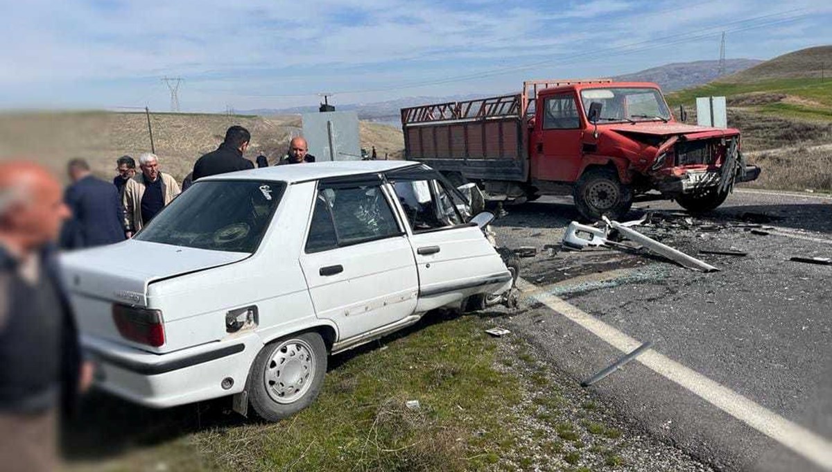 Kamyonetle çarpışan otomobilin sürücüsü yaşamını yitirdi