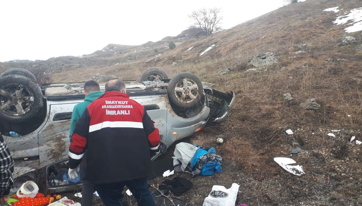 Sivas’ta kaza yapan araç ters döndü: 5 yaralı