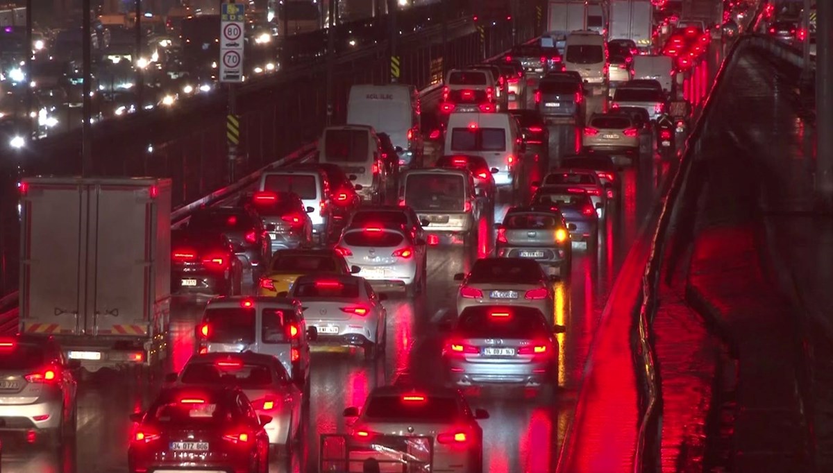 İstanbul trafiğinde yoğunluk yüzde 90'a yaklaştı