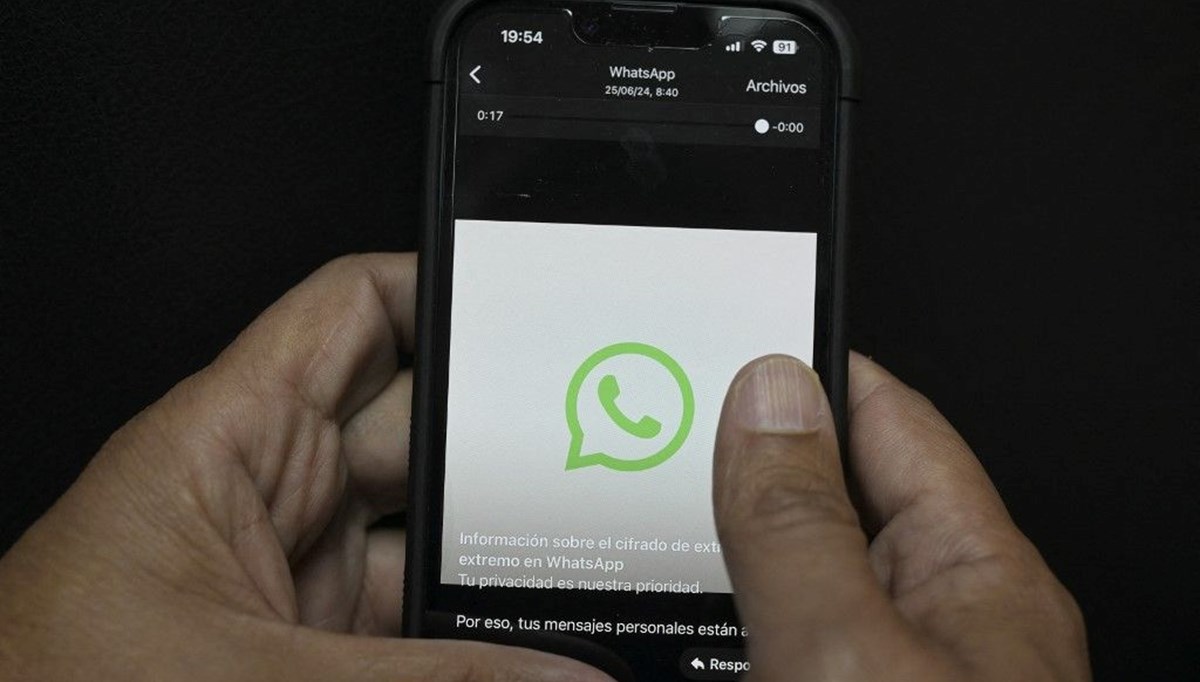 Maduro canlı yayında Whatsapp'ı sildi: Barış istiyorsanız silin!