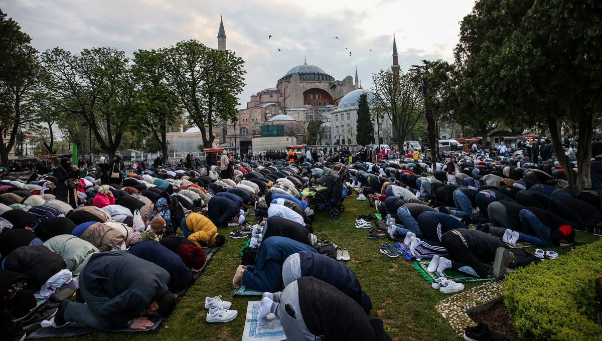 EN GÜZEL CUMA MESAJLARI: Cuma mesajlarında kısa-uzun seçenekler