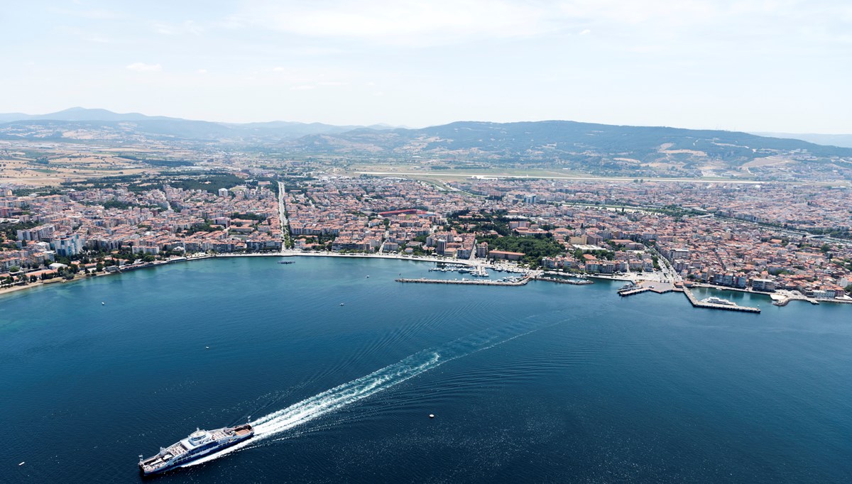 Çanakkale açıklarında 40 düzensiz göçmen yakalandı