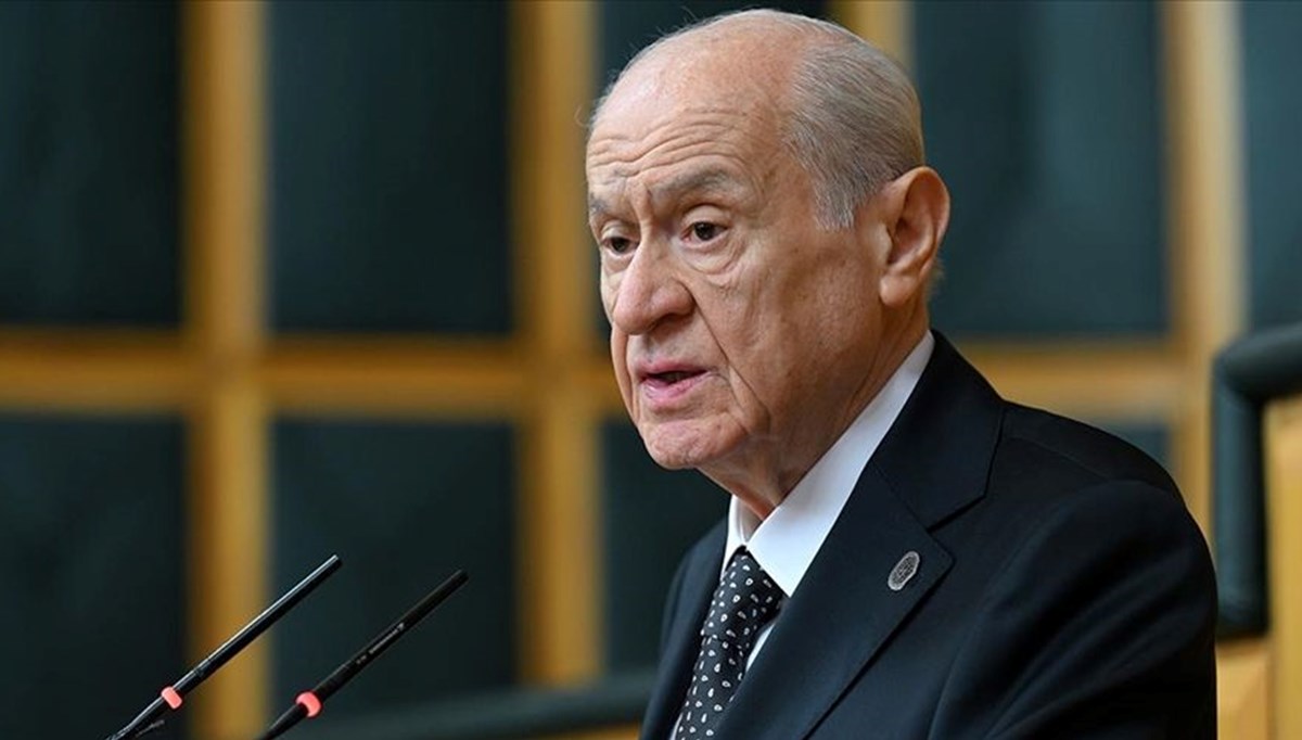 Bahçeli'den CHP'ye tepki: Malazgirt Zaferi'ne Büyük Taarruz'u rakip gösteriyorlar