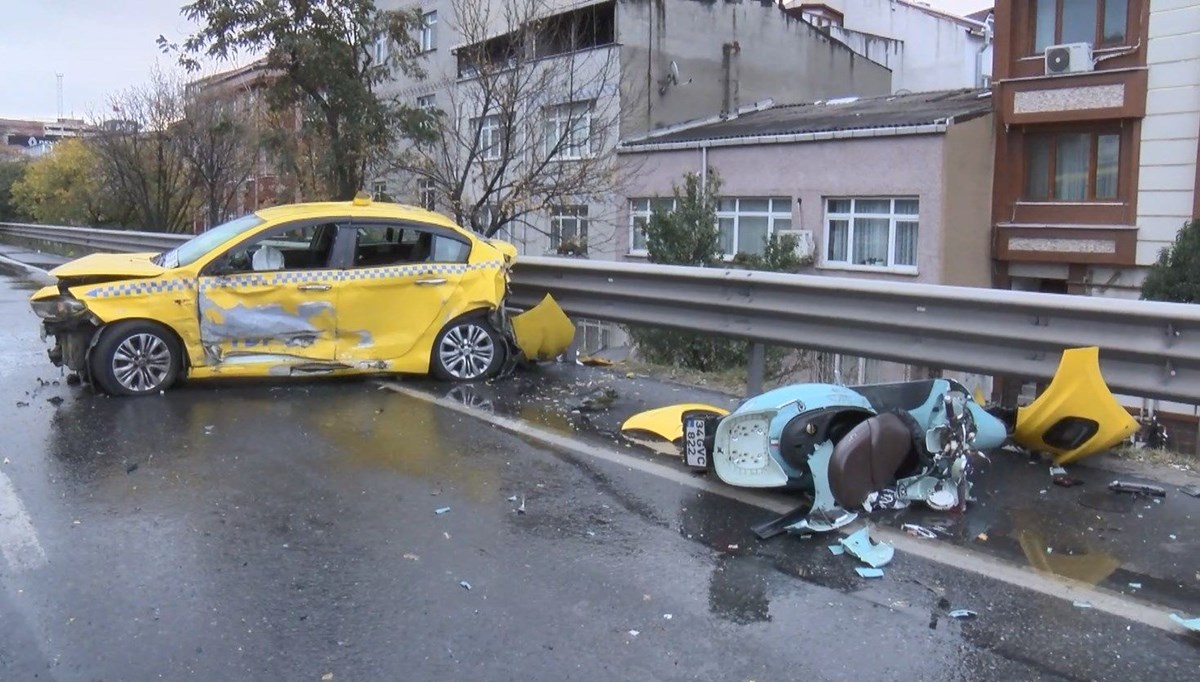 Kayganlaşan yolda zincirleme trafik kazası: İETT otobüsü arkadan çarptı