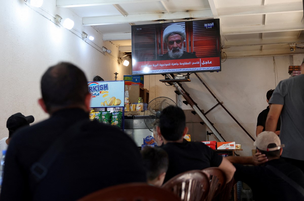 Lübnan halkı, Hizbullah genel sekreter yardımcısının konuşmasını canlı yayında izledi.