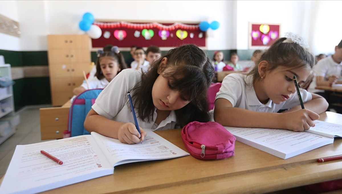 Okullarda ara tatil zili bugün çaldı