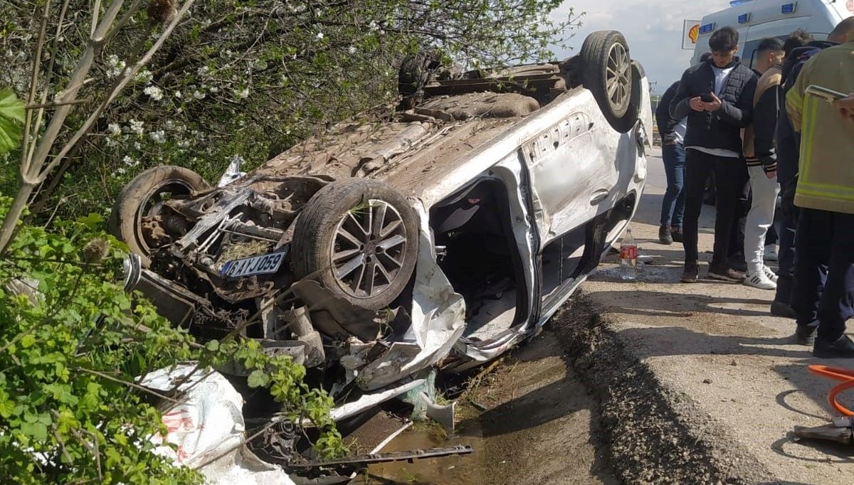 Bursa'da otomobil takla attı: 4 yaralı