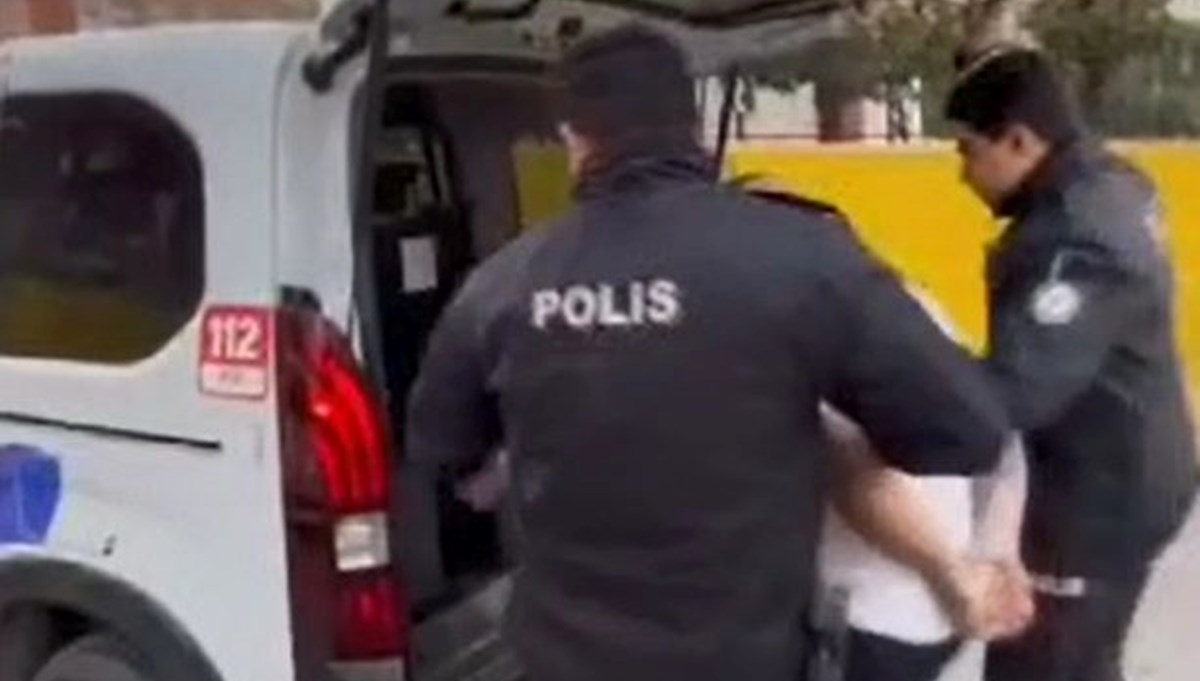 Esenyurt'ta balkondan pompalı tüfekle ateş ederek 1 kişiyi vuran saldırgan adliyeye sevk edildi