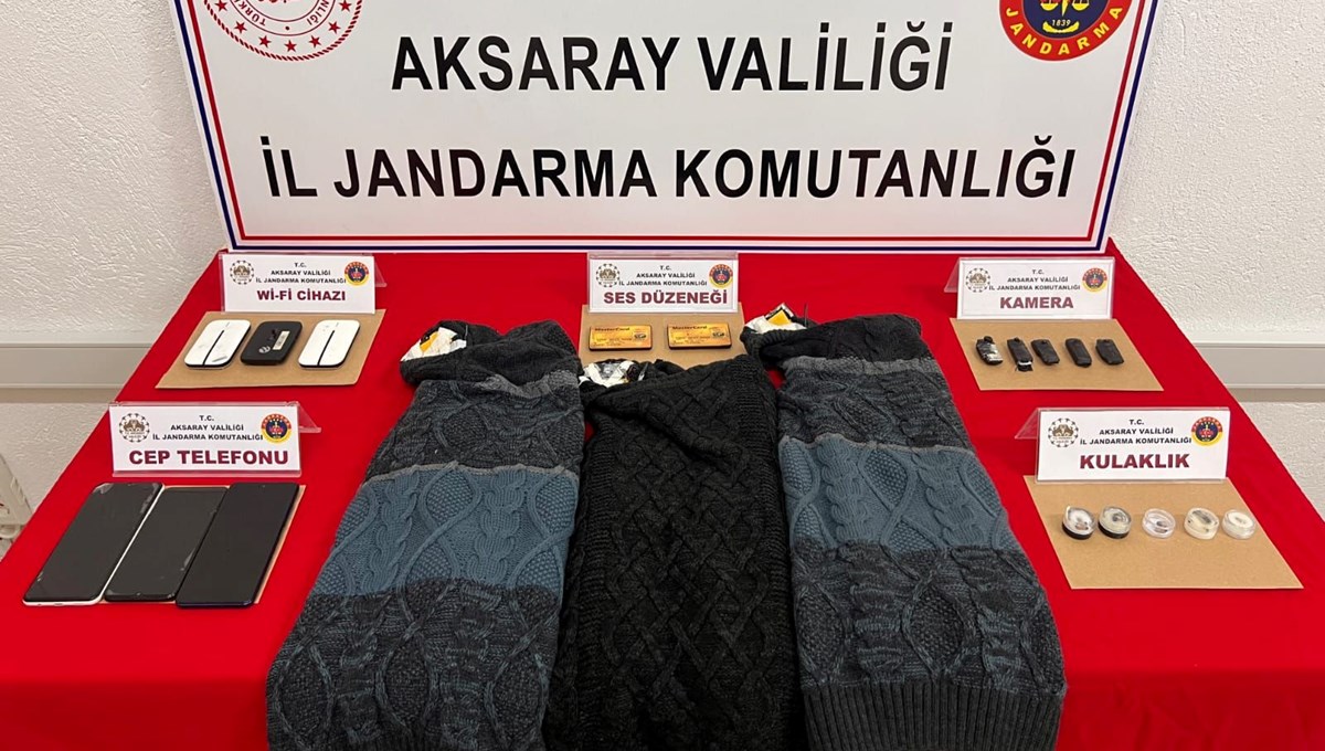 Görüntü ve ses düzenekli kıyafetle ehliyet sınavına girdiler