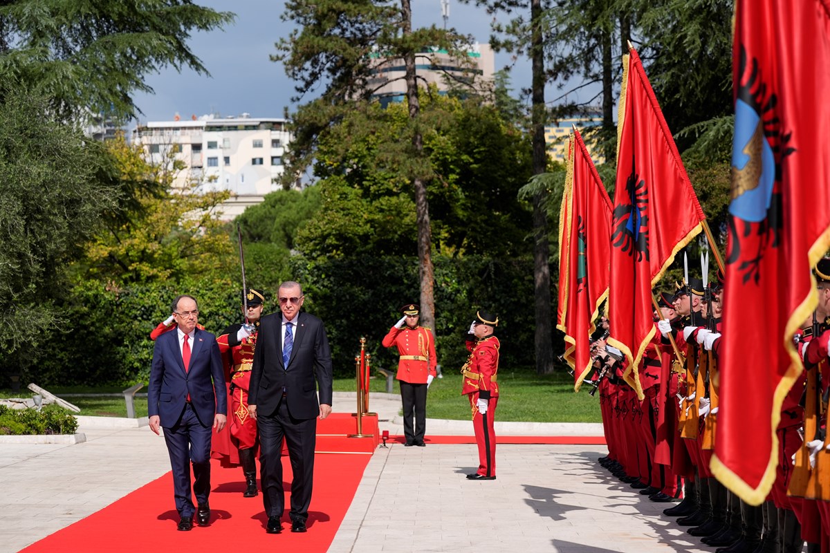 Erdoğan, Arnavutluk Cumhurbaşkanı Bayram Begay ile bir araya geldi.