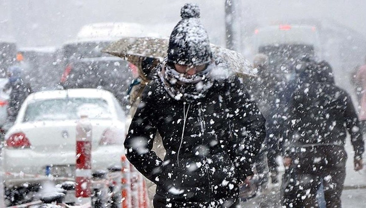 İstanbul'a neden kar yağmıyor? Uzmanlar uyardı