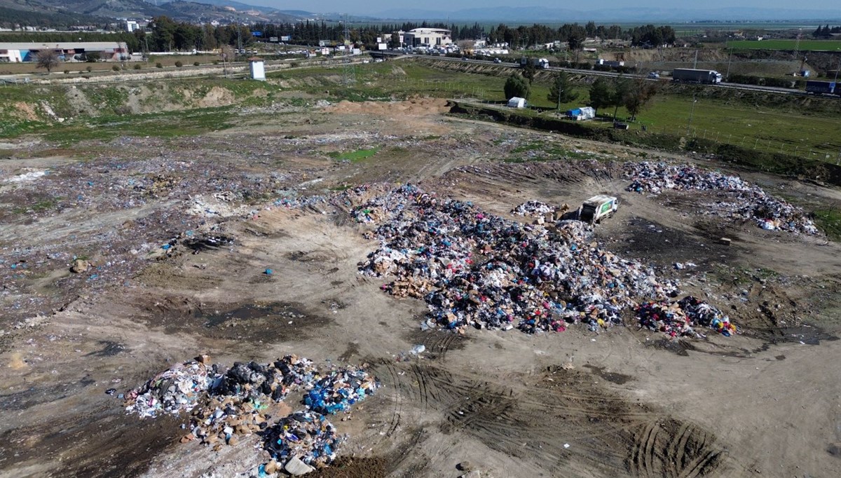 Hatay'da çöp toplama işlemleri başladı