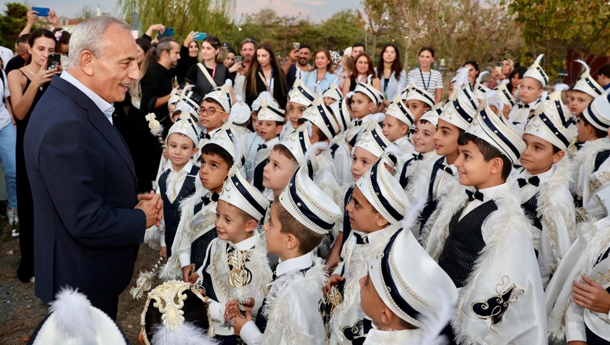 Küçükçekmece'de toplu sünnet şöleni: 162 çocuk sünnet edildi