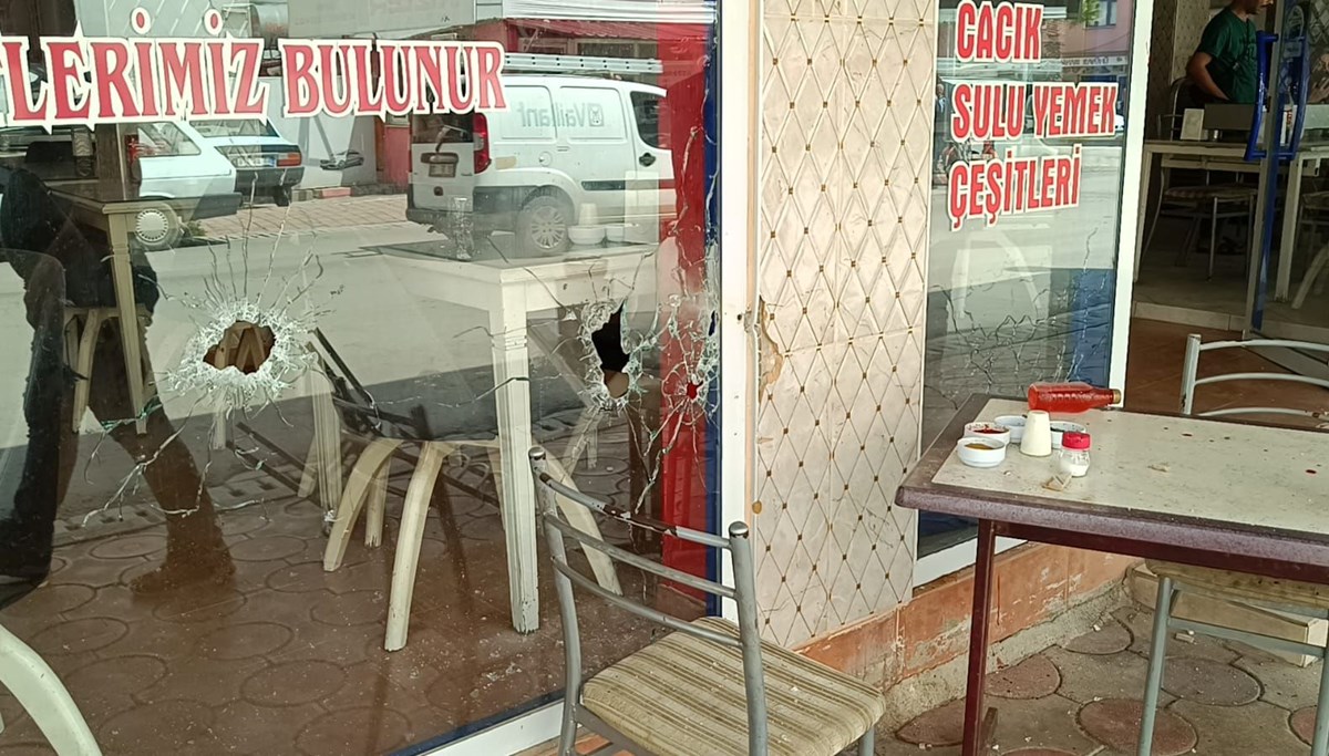 Adana'da restoran önünde silahlı saldırı: 2 yaralı