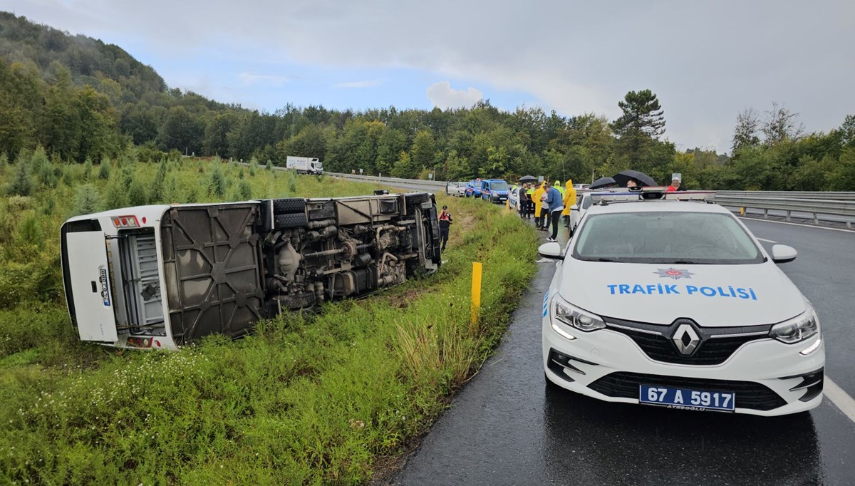 Zonguldak'ta yolcu midibüsü devrildi: 9 yaralı