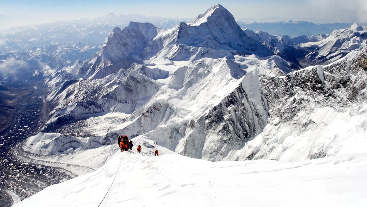 100 yıllık gizem çözüldü: Everest'e tırmanırken kaybolan dağcının kalıntıları bulundu!