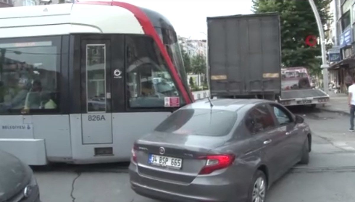 İstanbul'da tramvay kazası: Seferler aksadı