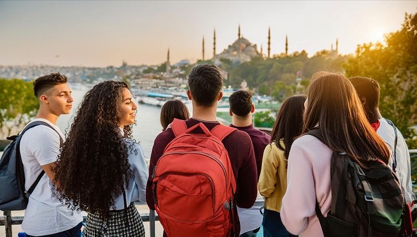 Araştırma: Gençler aile desteğiyle var olabiliyor