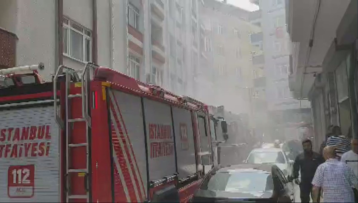 Şişli'de depo yangını