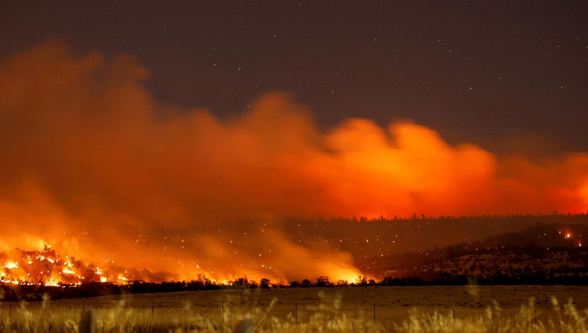 California tarihinin en büyük 4. orman yangını: 400 bin dönümden fazla alan kül oldu