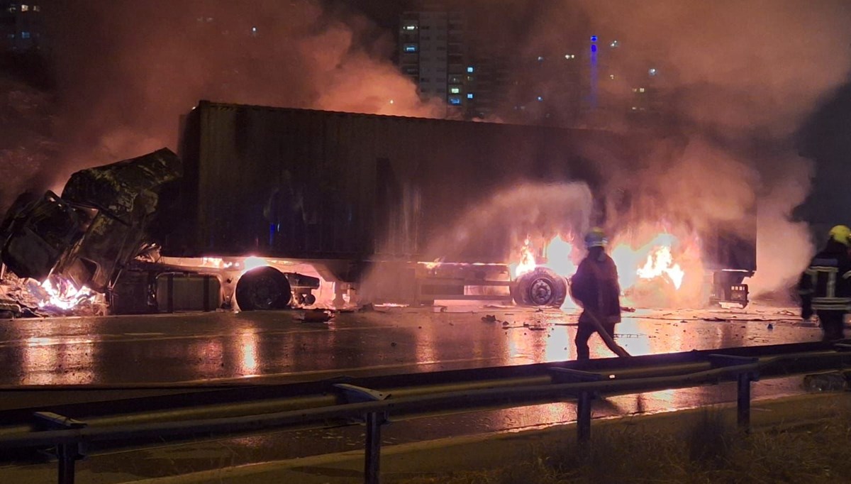 Mersin'de iki TIR'ın çarpıştığı kazada 1 kişi hayatını kaybetti, 1 kişi yaralandı