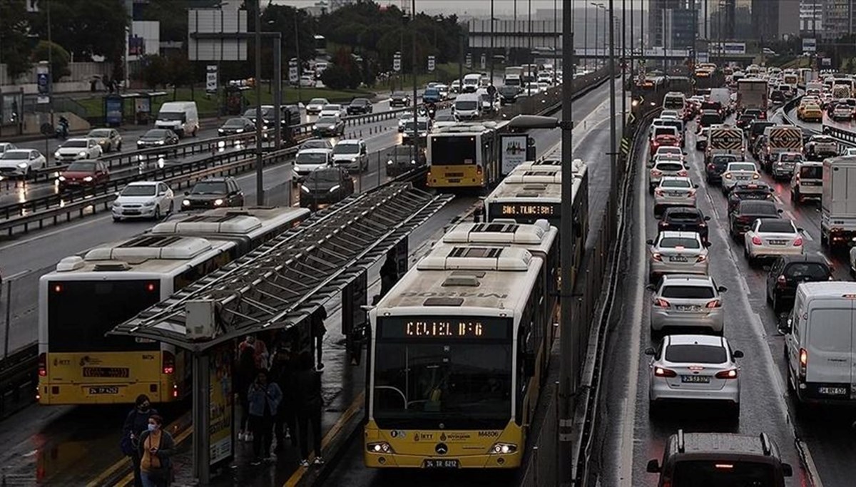 15 Temmuz'da toplu taşıma ücretsiz mi? İstanbul’da Marmaray, metro, metrobüs, otobüs ücretsiz mi olacak?