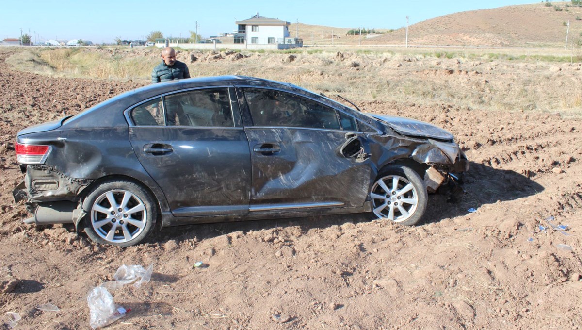 Aksaray'da otomobil şarampole devrildi: 5 yaraklı