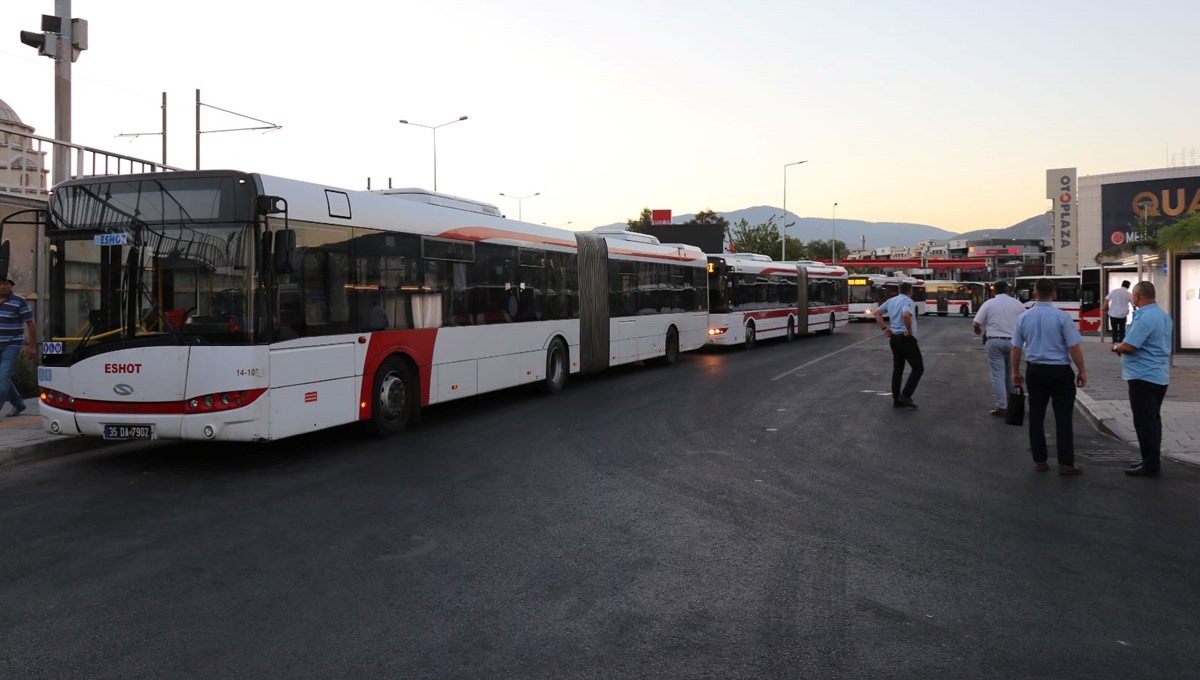 İzmir'de metro ve tramvay çalışanları greve gitti