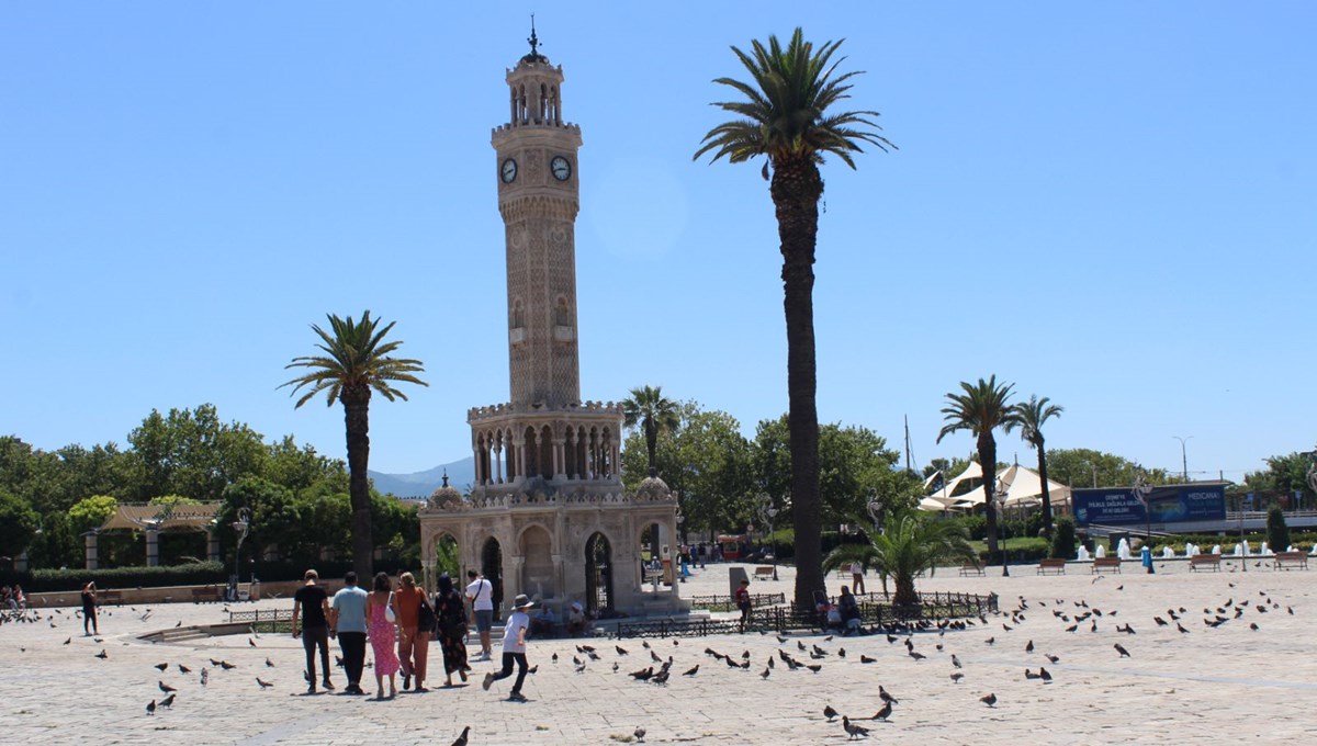 İzmir’de sokaklar boş kaldı (Kavurucu sıcaklar ne kadar sürecek?)