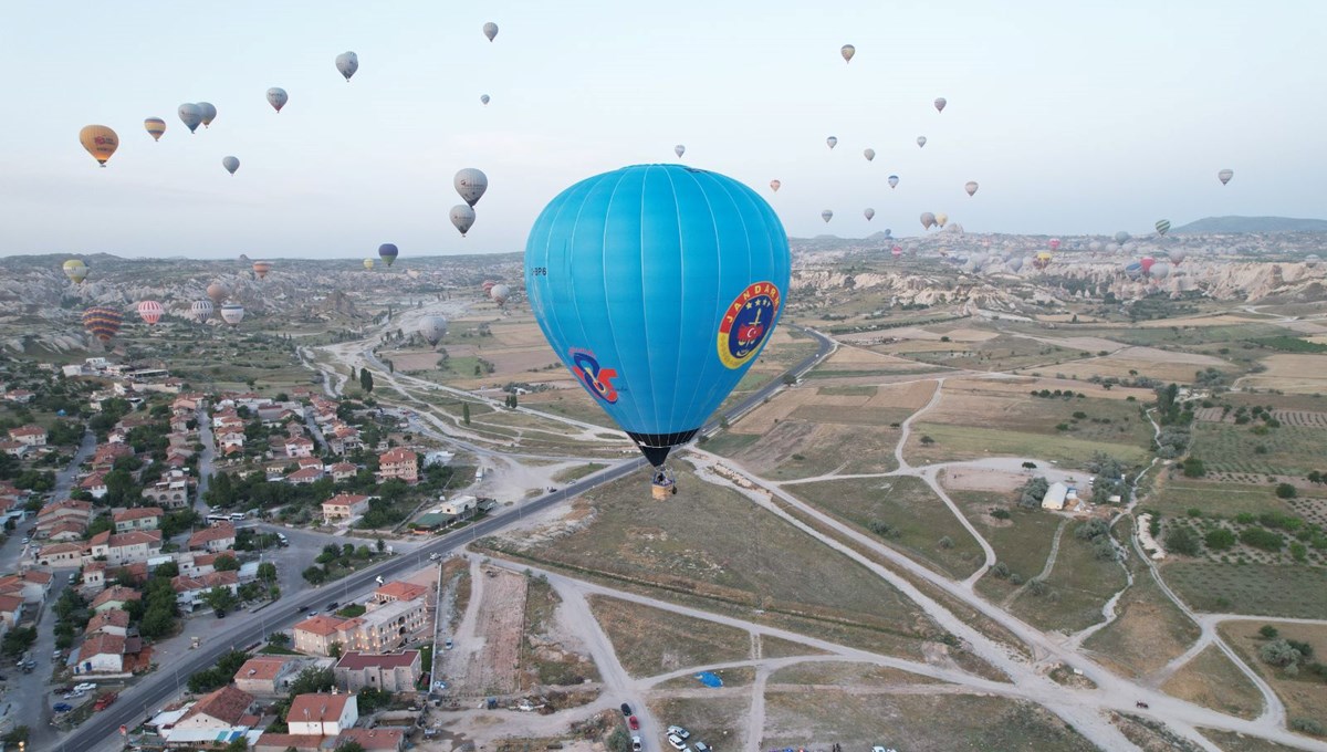 Jandarmanın kuruluş yıl dönümü gökyüzünde kutlandı