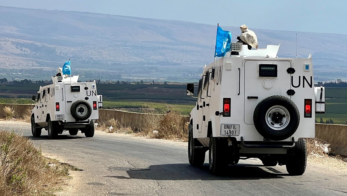 İsrail ordusu, UNIFIL'e ait gözlem kulesini buldozerle yıktı