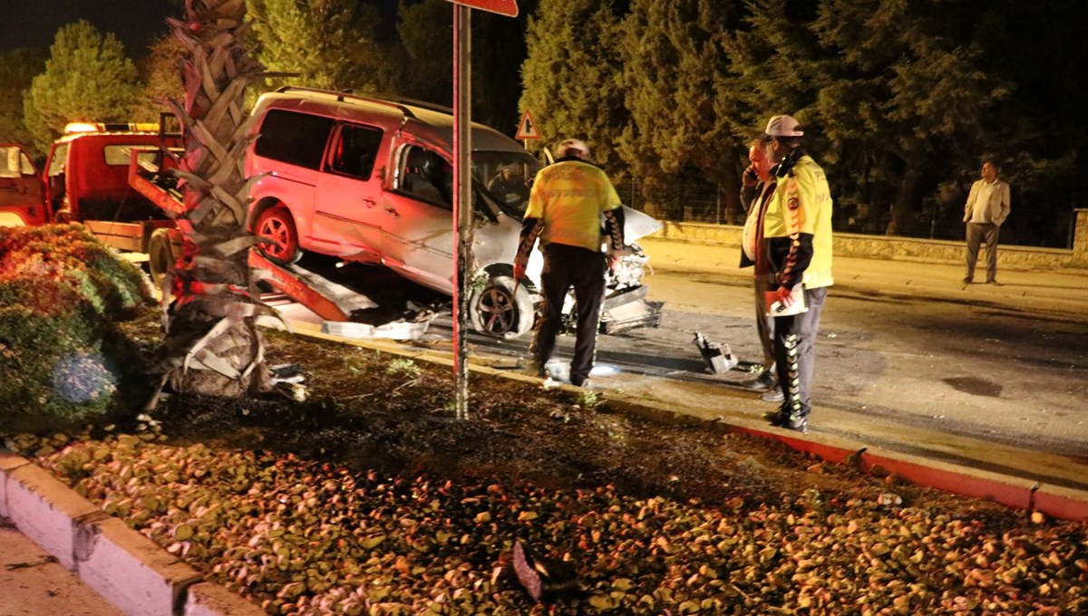 Denizli'de feci kaza: 2 ölü