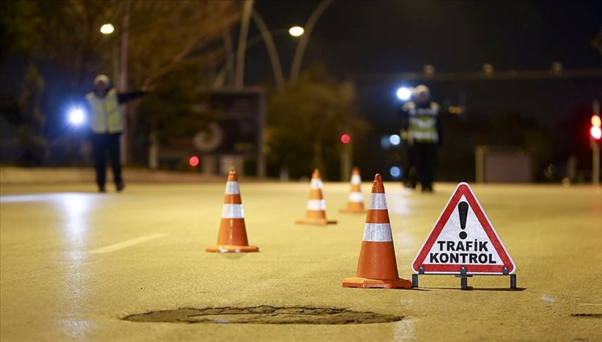 Kadıköy’de trafik denetimi | 8 saatte 495 bin lira trafik cezası kesildi