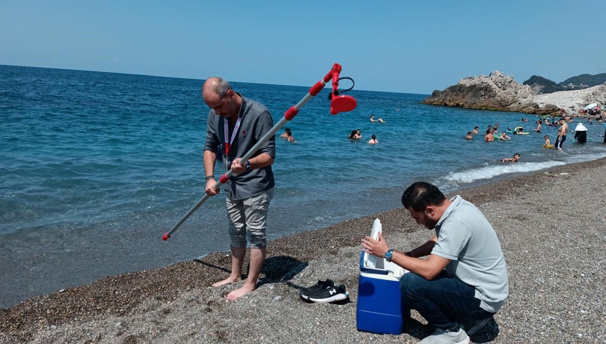 Zonguldak'ta deniz suyundan numuneler alındı