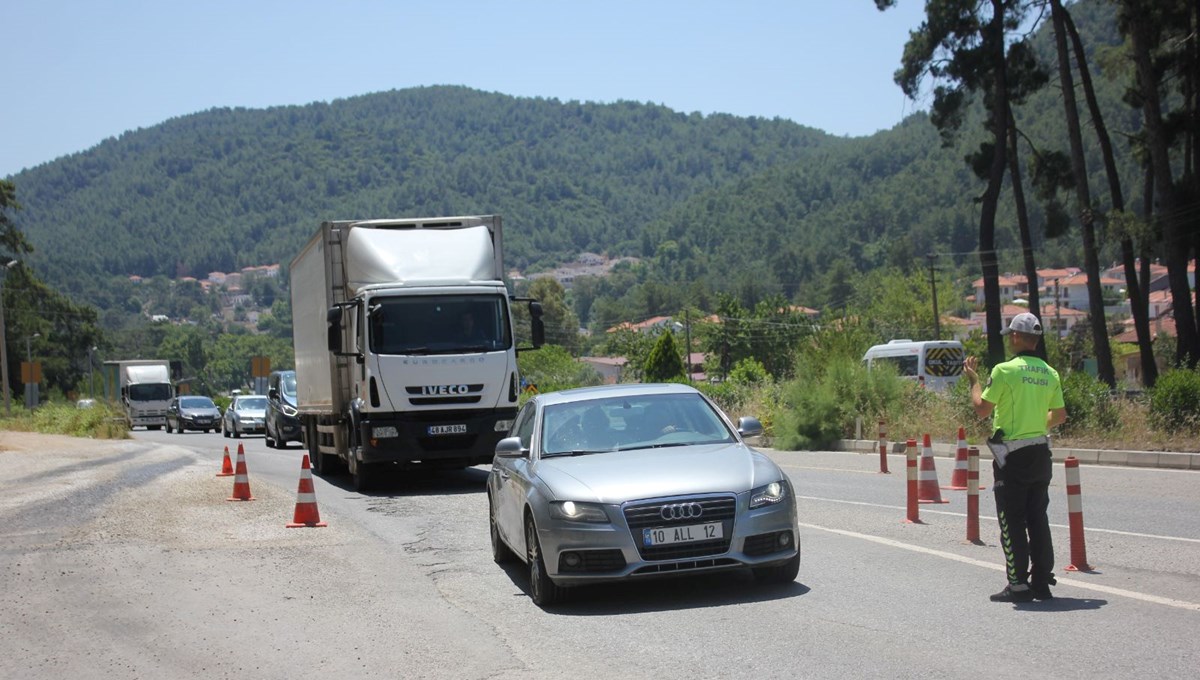 Marmaris’e bir günde 17 bin araç giriş yaptı