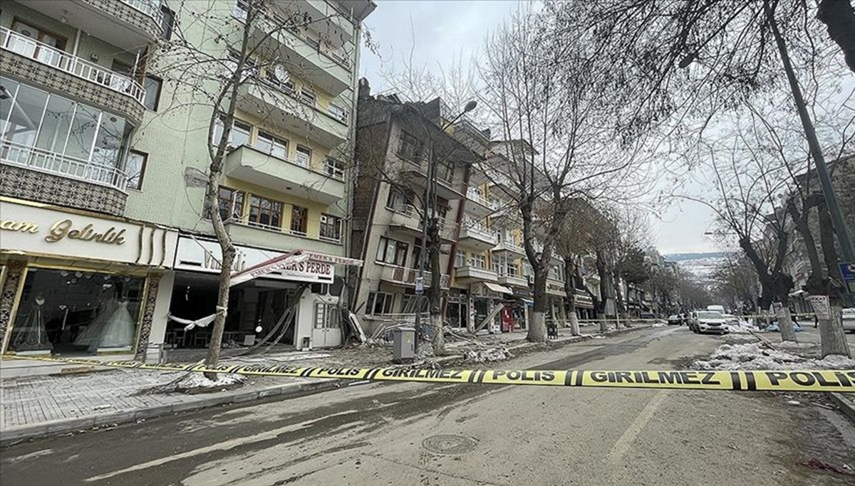 Malatya'da deprem nedeniyle idari izinli sayılan kamu çalışanları göreve başlıyor