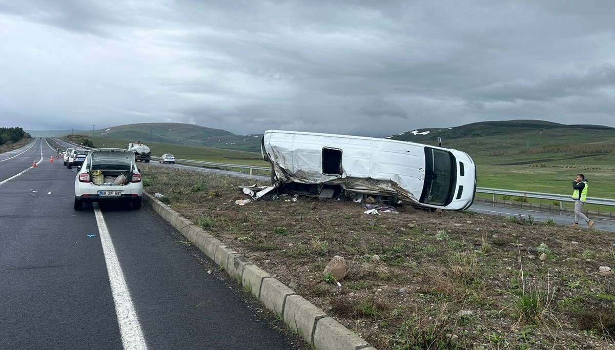 Rehabilitasyon merkezi sevisi devrildi: 1 ölü, 13 yaralı