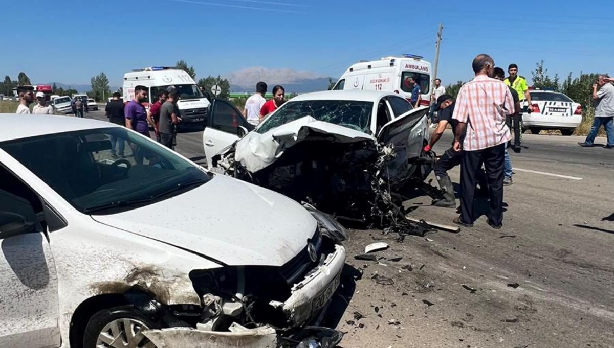 Isparta’da 4 aracın karıştığı zincirleme kaza: 2’si çocuk, 9 yaralı