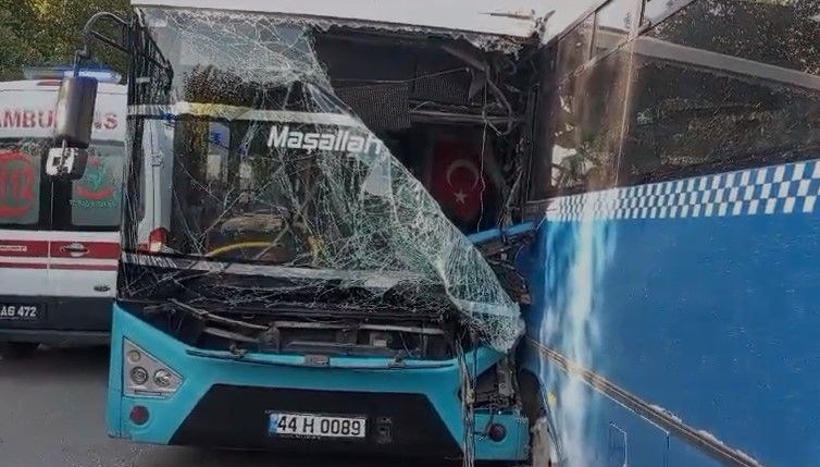 Malatya'da belediye otobüsü ile midibüs çarpıştı: 17 yaralı