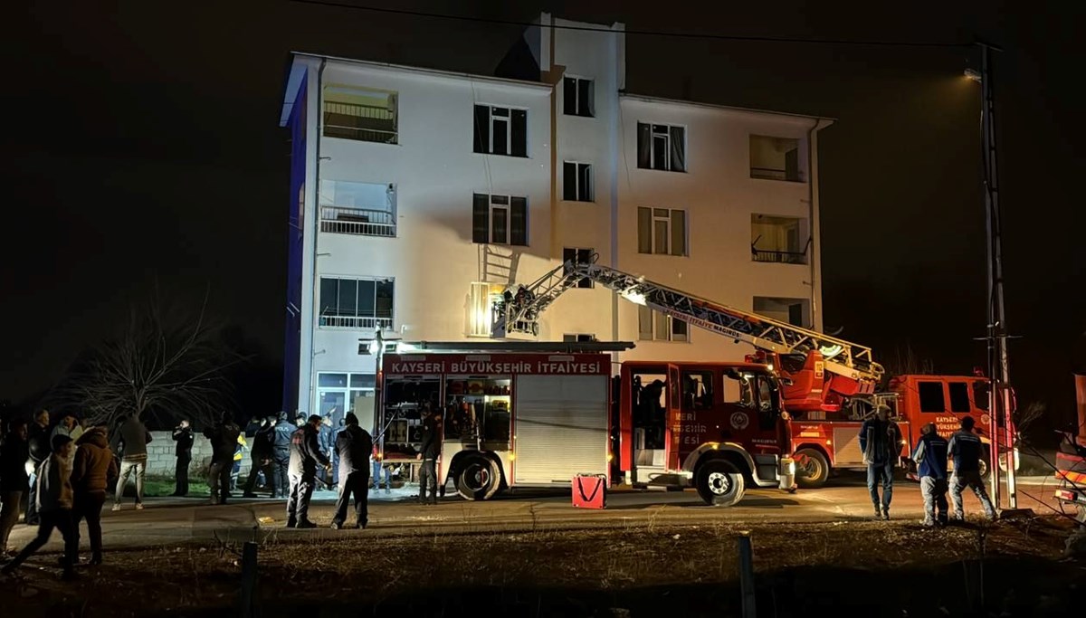 Kayseri'de 3 katlı binada yangın: 1 ölü, 8 yaralı