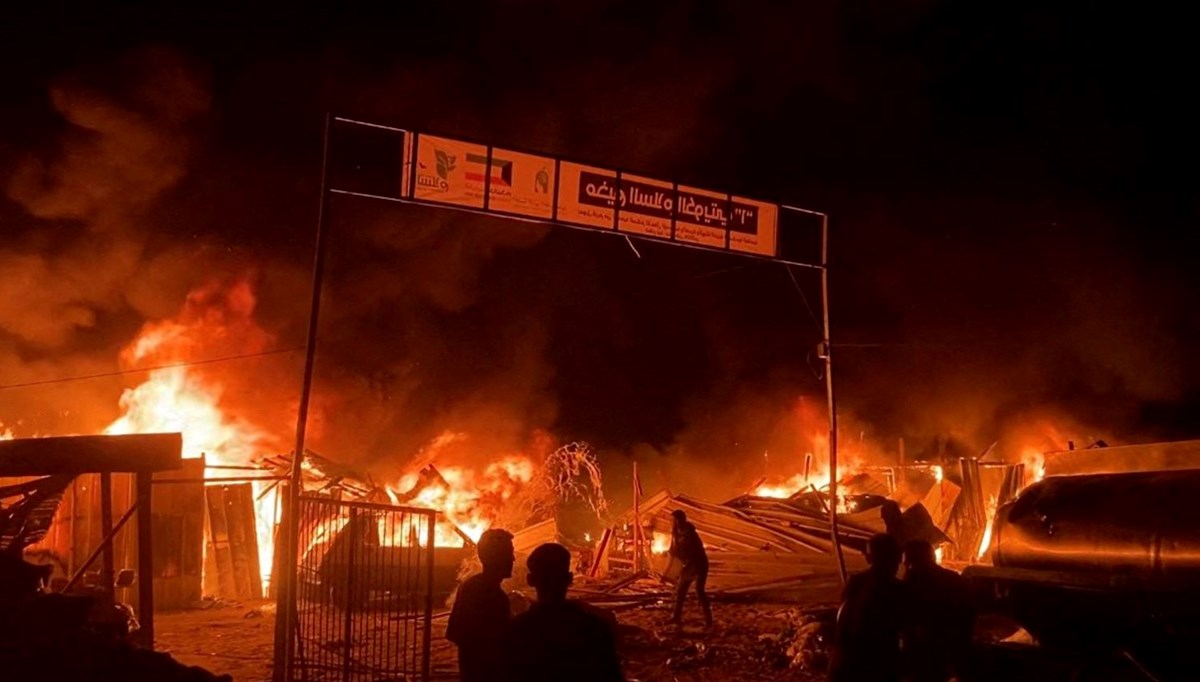 İsrail ordusundan Refah savunması: Saldırıda kullandığımız bombalar yangını çıkaramazdı