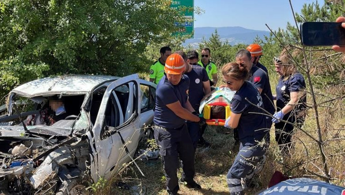 Bayram dönüşü TEM’de feci kaza: Defalarca takla attı