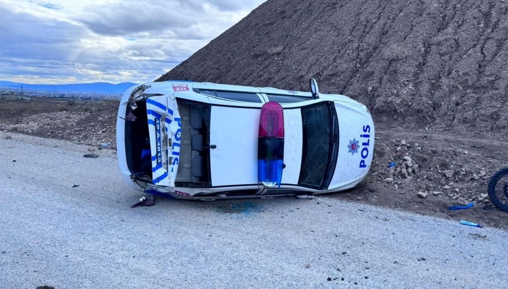 Çorum'da polis aracı takla attı