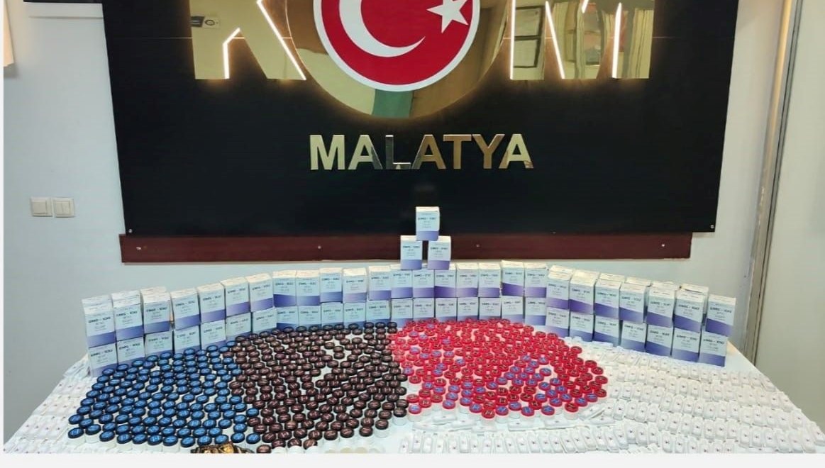 Malatya’da 2 bin 46 adet cinsel içerikli sahte ürün ele geçirildi