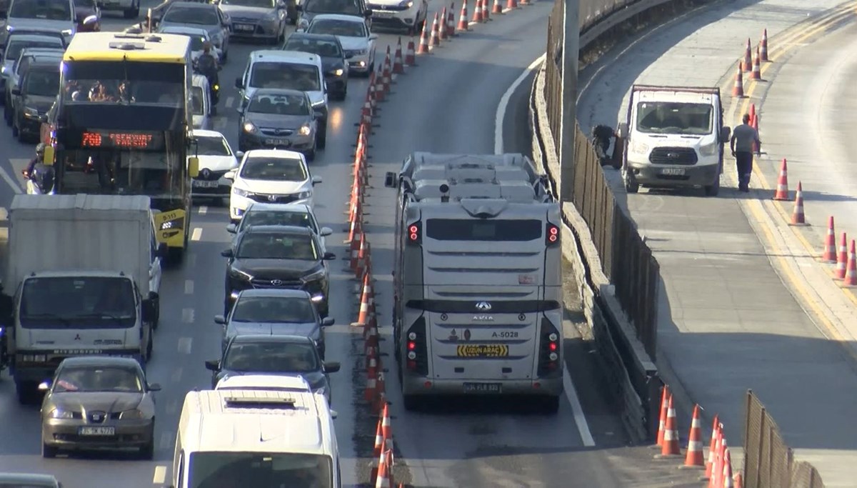 Bakırköy'de Beyaz Yol kilidi: Uzun araç kuyrukları oluştu